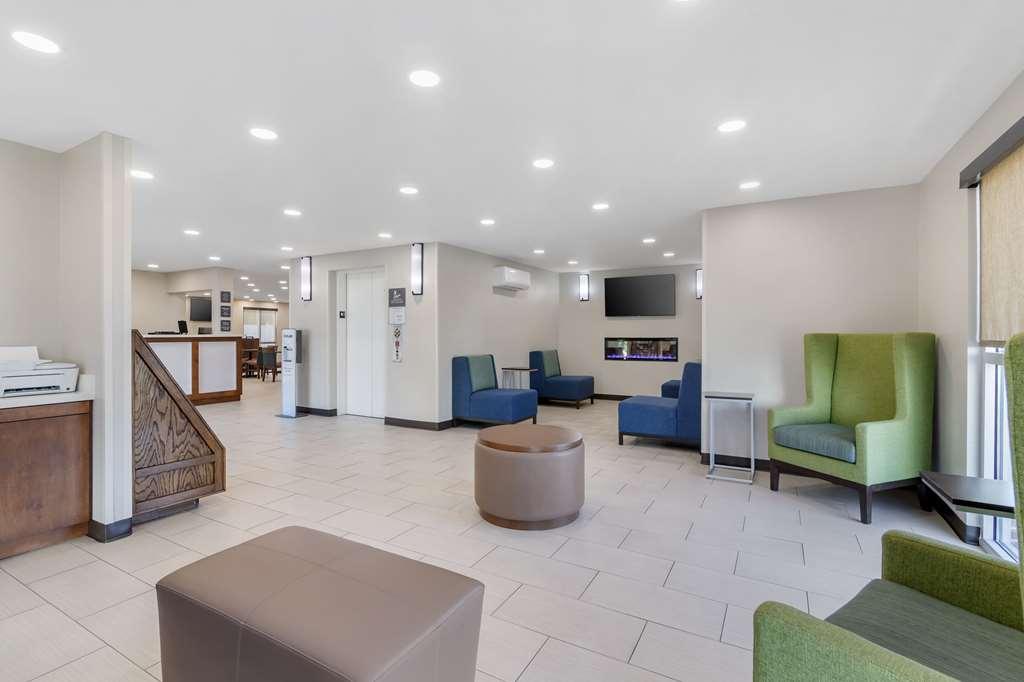 Comfort Inn & Suites Brunswick Beltér fotó
